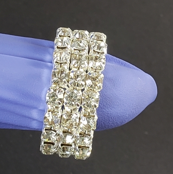 Silver Stretch Ring with Clear Rhinestones – Glamorous Wide Band Bling Jewelry - Picture 8 of 9